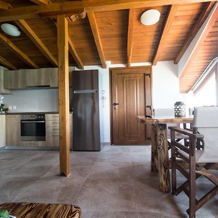 Golden Attic Apartment Nea Roda Exterior photo