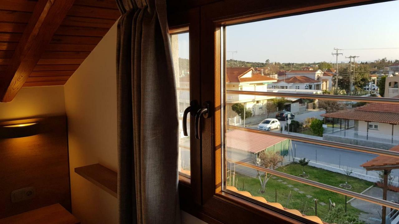 Golden Attic Apartment Nea Roda Exterior photo