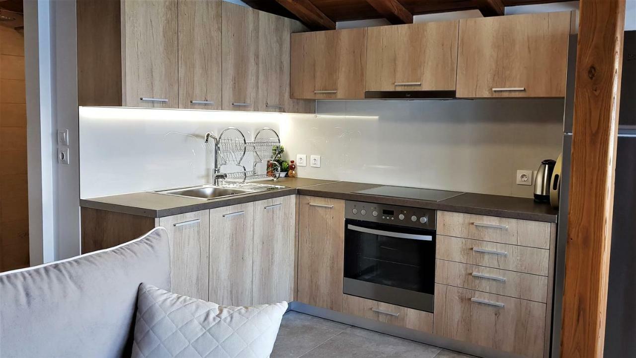 Golden Attic Apartment Nea Roda Exterior photo