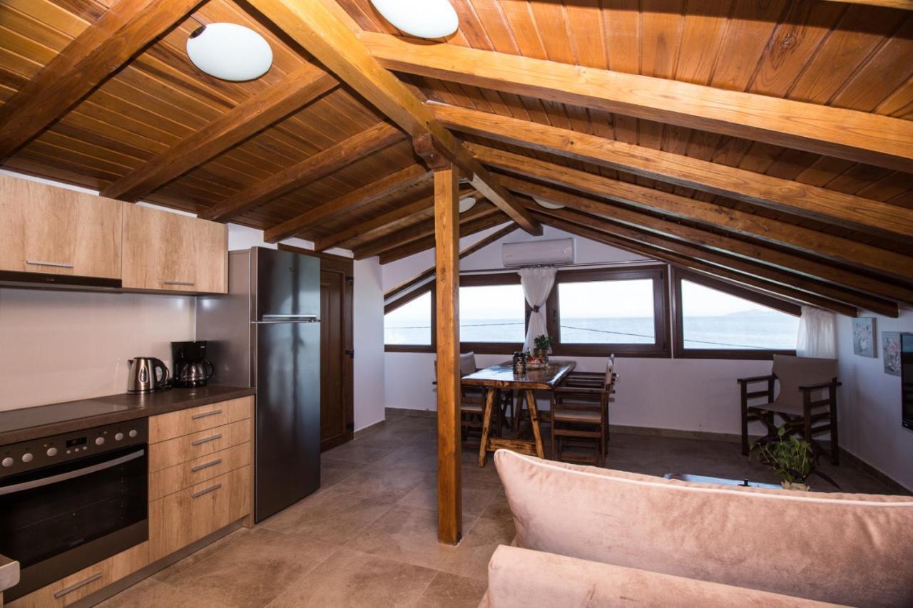 Golden Attic Apartment Nea Roda Exterior photo