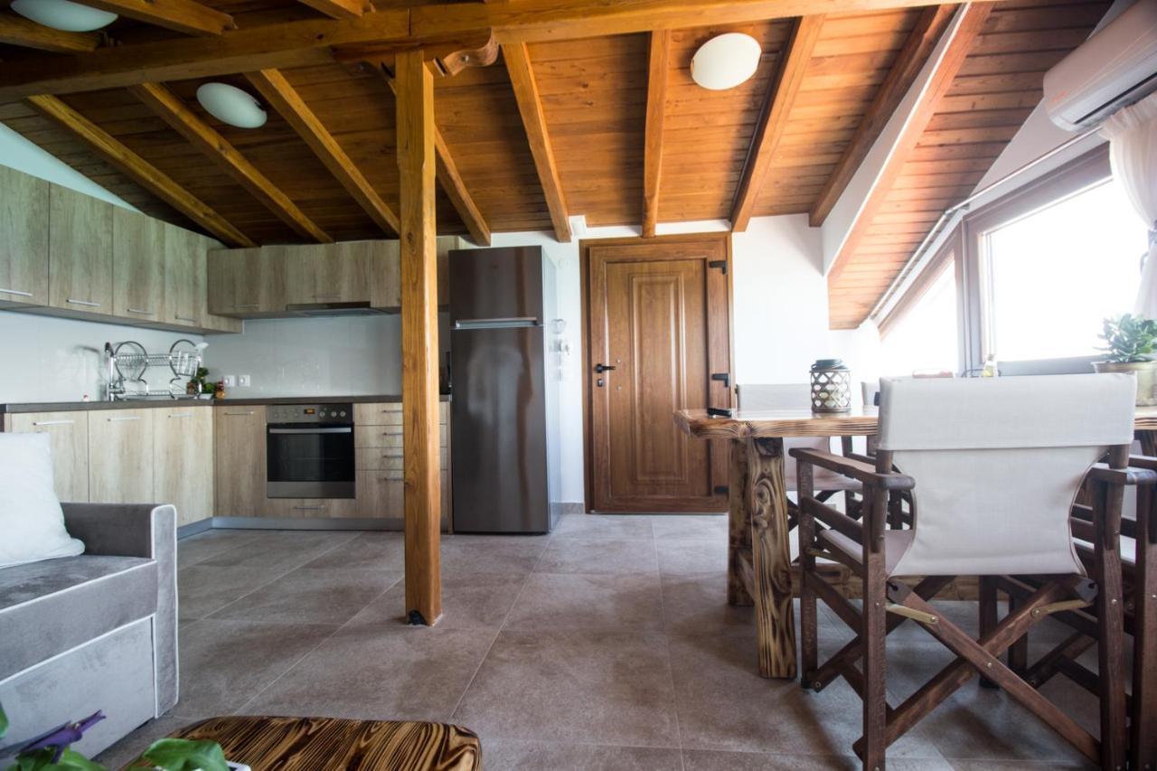 Golden Attic Apartment Nea Roda Exterior photo