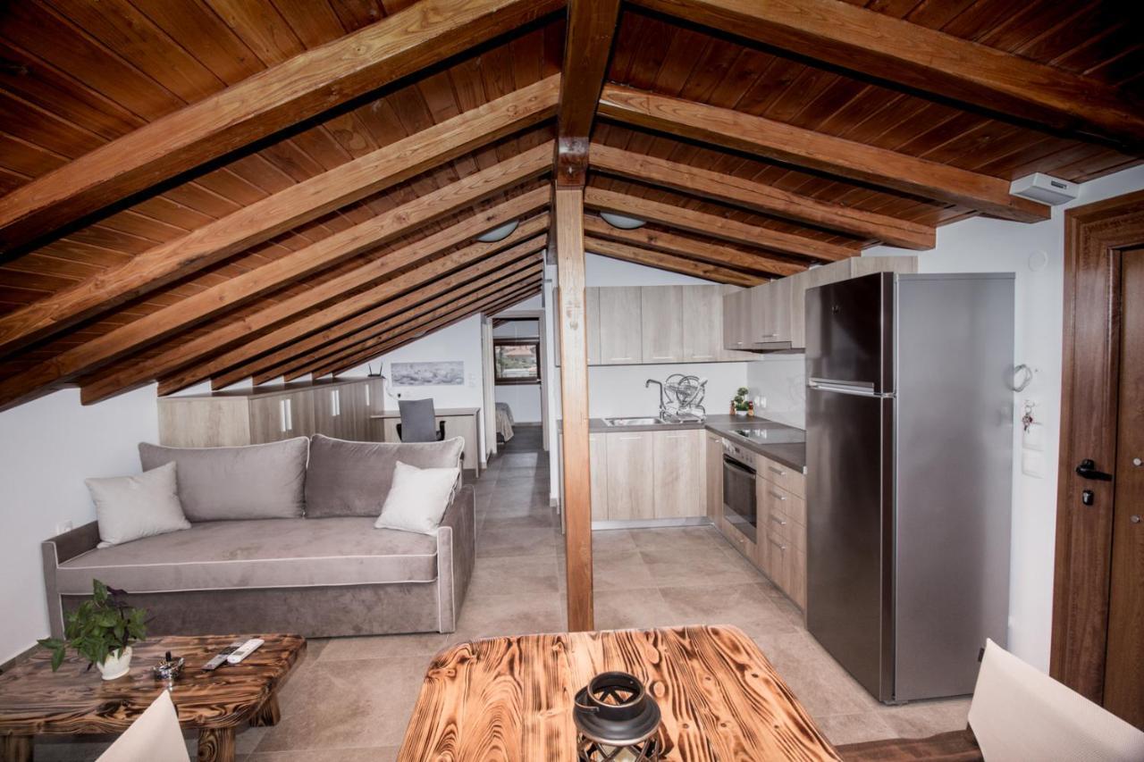Golden Attic Apartment Nea Roda Exterior photo