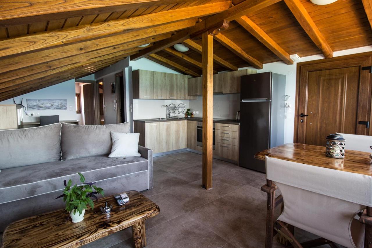 Golden Attic Apartment Nea Roda Exterior photo