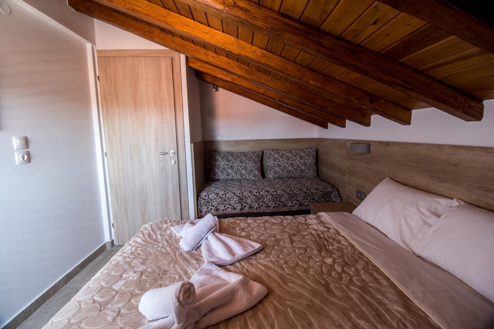 Golden Attic Apartment Nea Roda Exterior photo